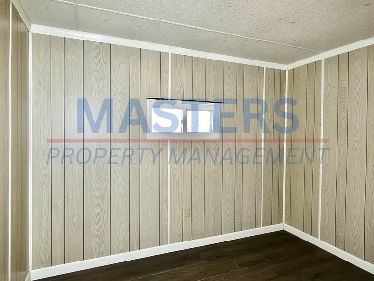 10635 Ford Rd — Photo 12