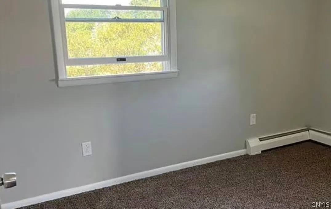 3 bed, 1.0 bath, 1144 sqft, $1,750 — Photo 3