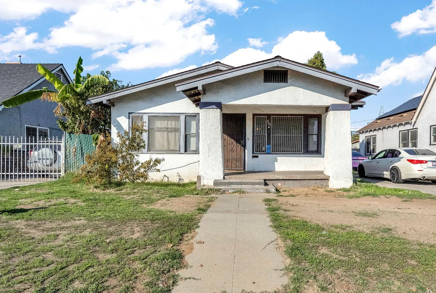 4685 E Tulare St photo 1