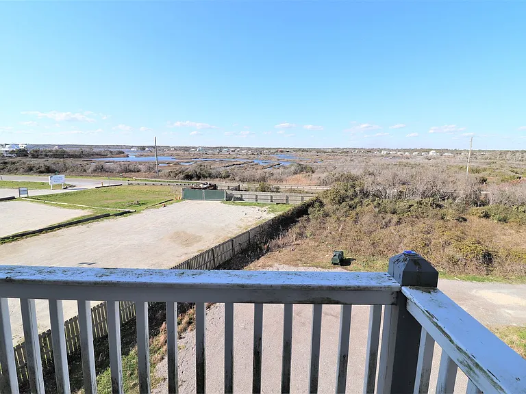211 Goldsboro Dr — Photo 33