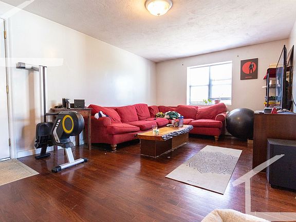 305 Summit #4 Boston (Brighton) Unit Photo 1
