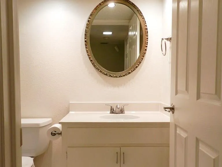 3713 Meredith St — Photo 24
