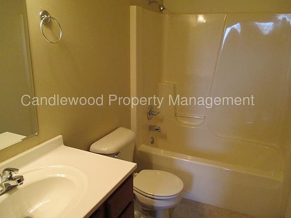 3rd image of 3383 Bridlewood Dr