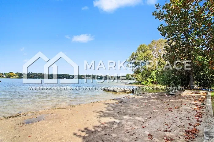 5 bed, 4.0 bath, 4000 sqft, $5,000 — Photo 4