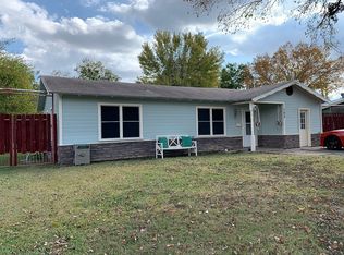 102 NE Taylor St, Burleson, TX 76028