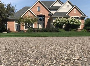 7432 Rafford Ln, West Bloomfield, MI 48322