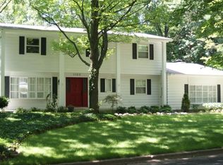1105 Sterling Dr, Midland, MI 48640