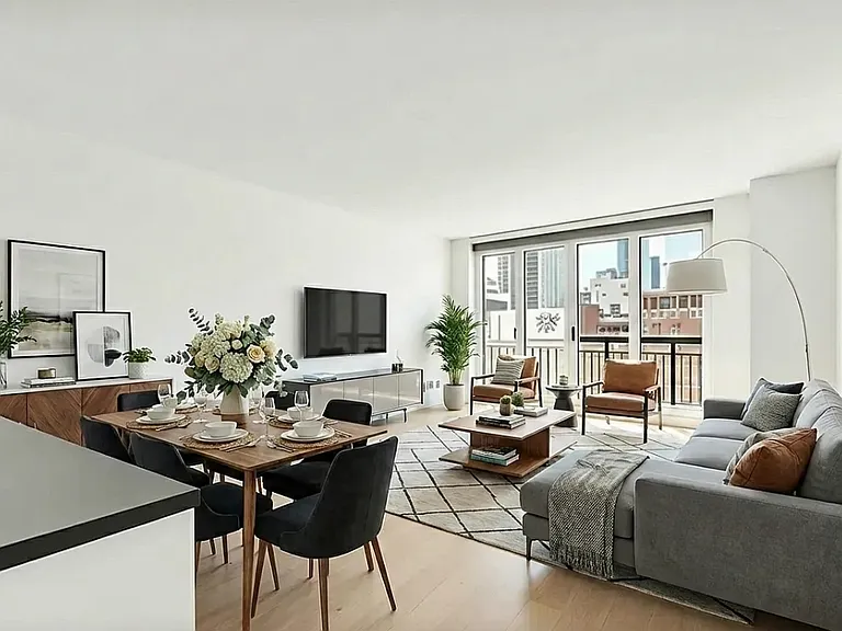70 W 37th St #2011 — Photo 1