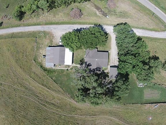 3rd image of 1888 Uker Ln