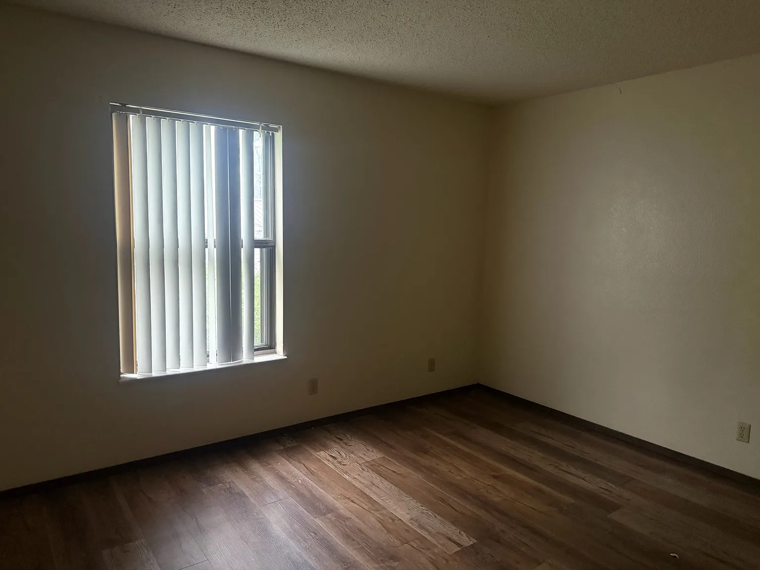 2 bed, $875 — Photo 2
