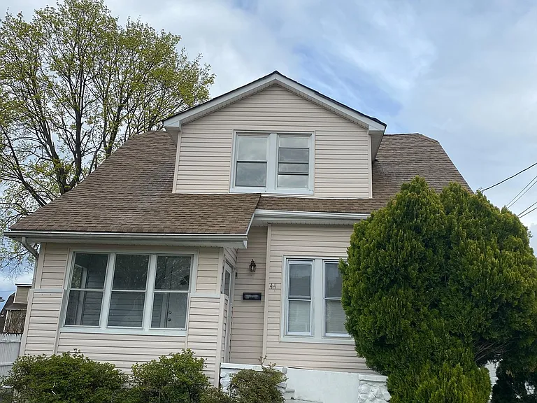 44 Arlington Ave — Photo 2