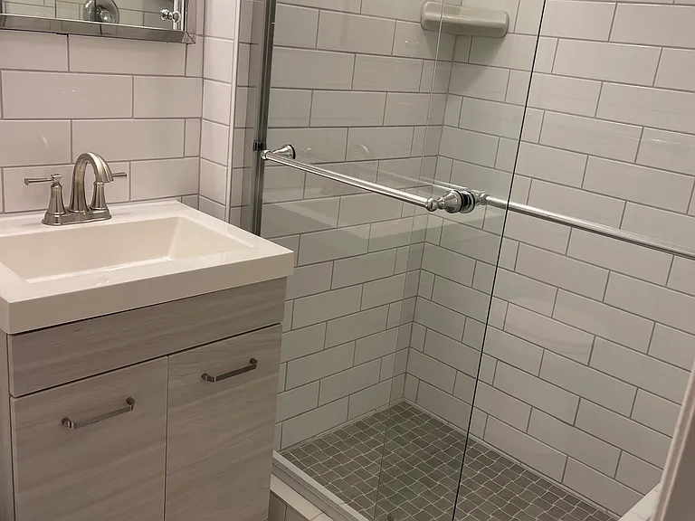 Embassy House Apartments — Photo 13