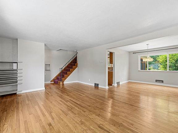 3rd image of 1419 Hawthorne St