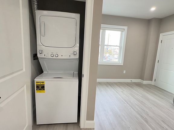 2nd image of 5 Washington Ave #201