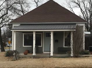 414 NW 5th St, Bentonville, AR 72712