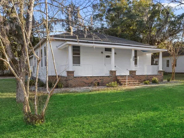 7013 Overman St, Bagdad, FL 32583