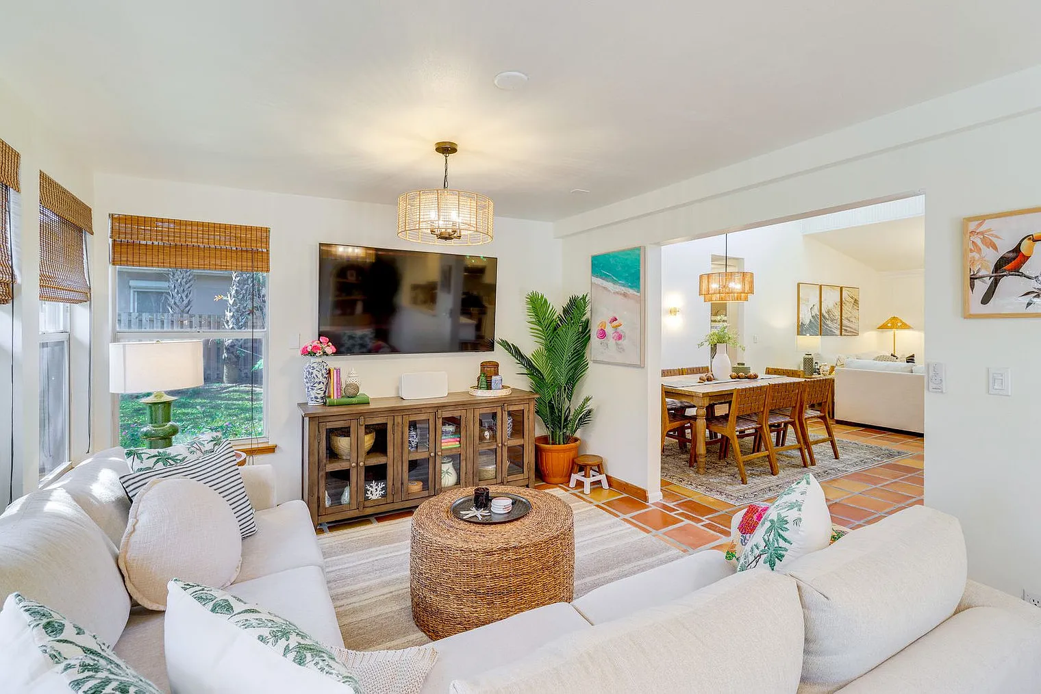 3 bed, 2.0 bath, 1689 sqft, $8,899 — Photo 4