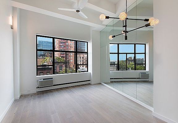 5th image of 130 Barrow St APT 416