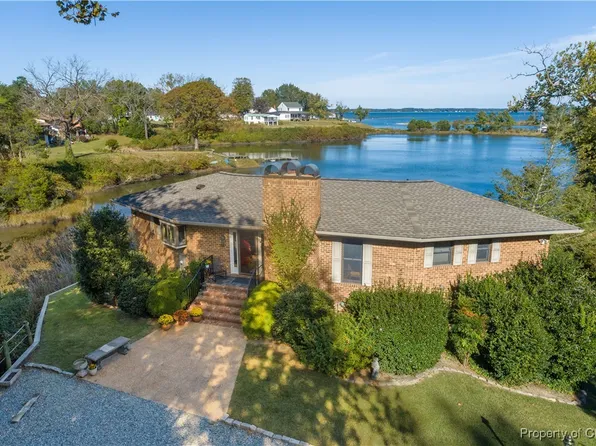 181 Cross St, Urbanna, VA 23175