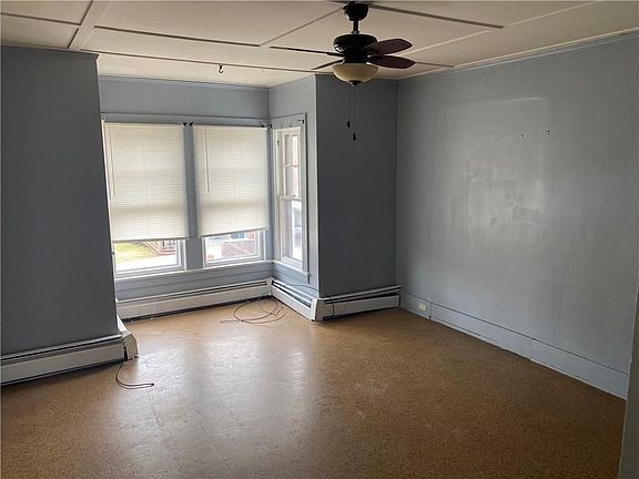 3rd image of 415 N Main St