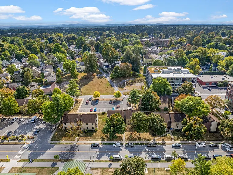 Spring Valley Apartments — Photo 18