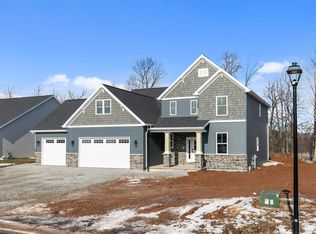 1996 Louie Lane, Neenah, WI 54956
