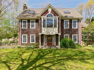 18 S Essex Dr, Westerly, RI 02891