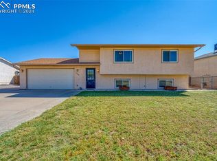 336 S Laird Dr, Pueblo West, CO 81007