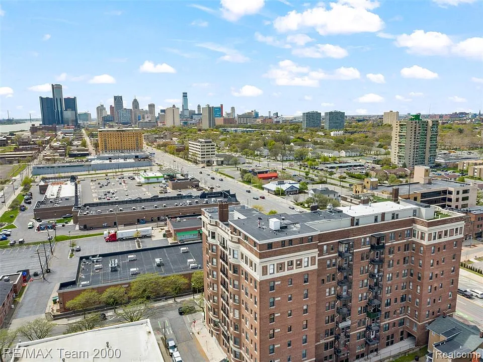 2900 E Jefferson Ave #61-C8