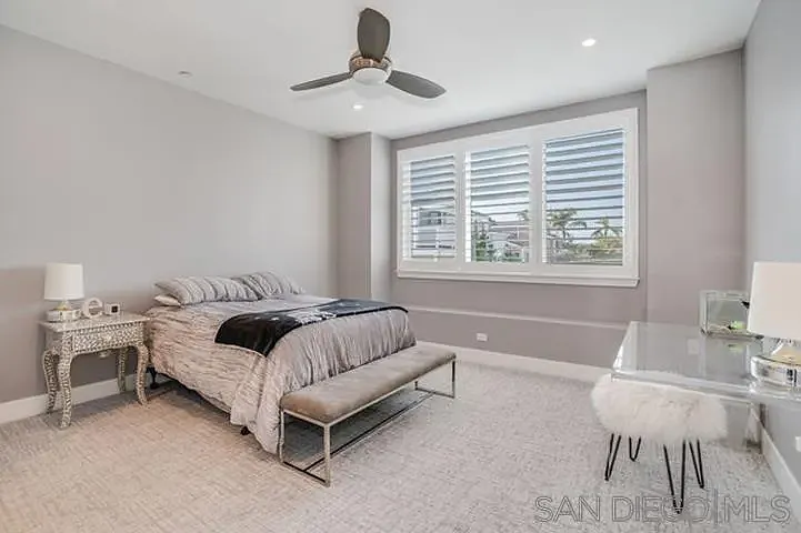 710 E Ave — Photo 36