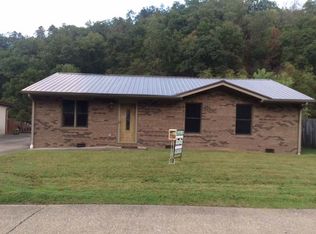 138 W Keyser Heights Dr, Pikeville, KY 41501