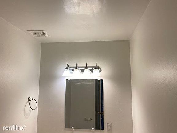 5th image of 312 Crary St #2B-1Ba-800Sqft