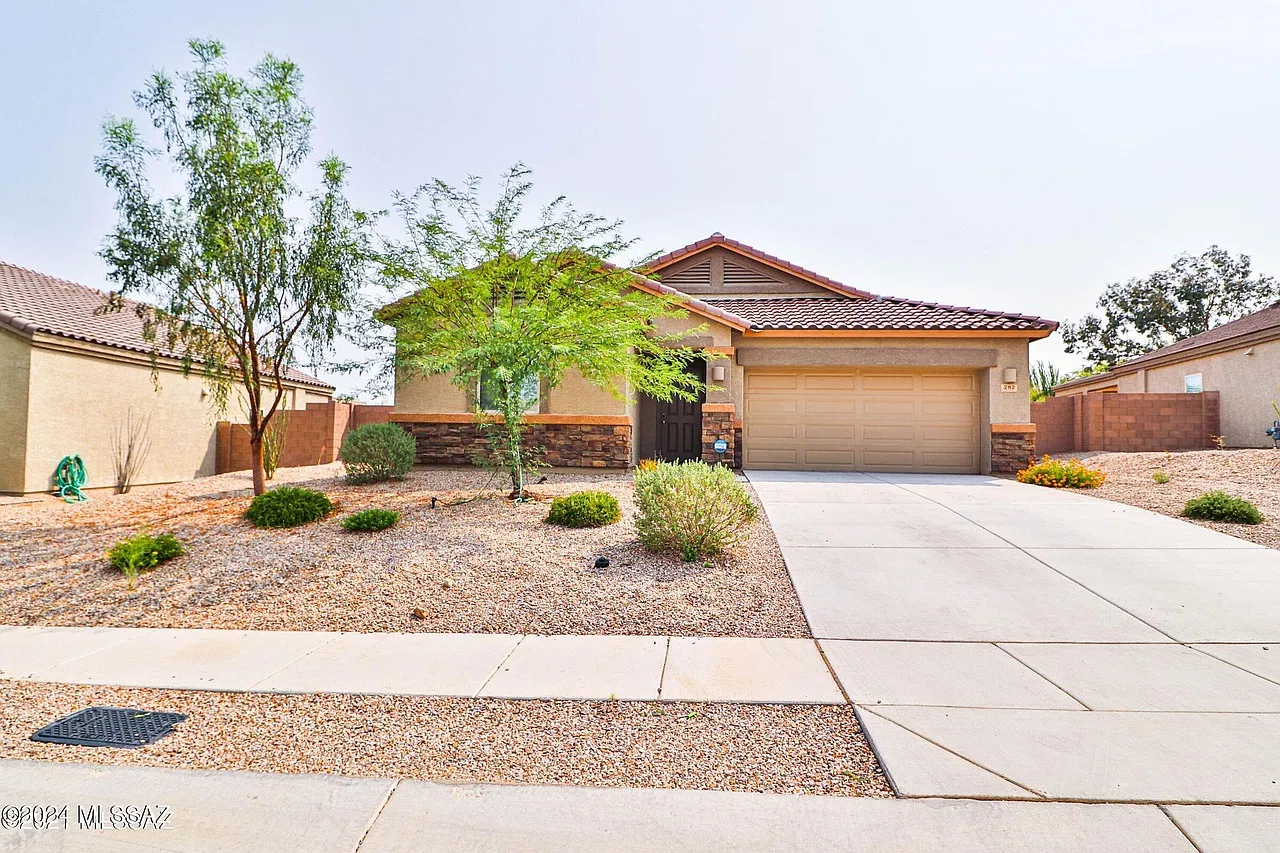 3 bed, 2.5 bath, 2230 sqft, $2,250 — Photo 1