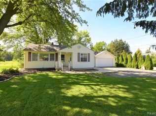 8403 Miller Rd, Swartz Creek, MI 48473