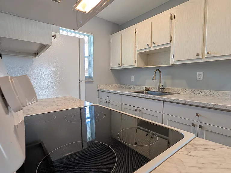 2301 SE 4th St #15 — Photo 12