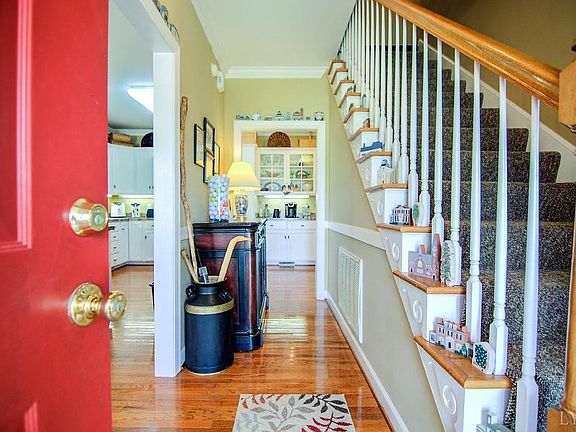 3rd image of 1081 Greenside Ct