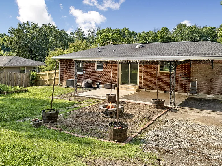 246 Blackman Rd — Photo 27