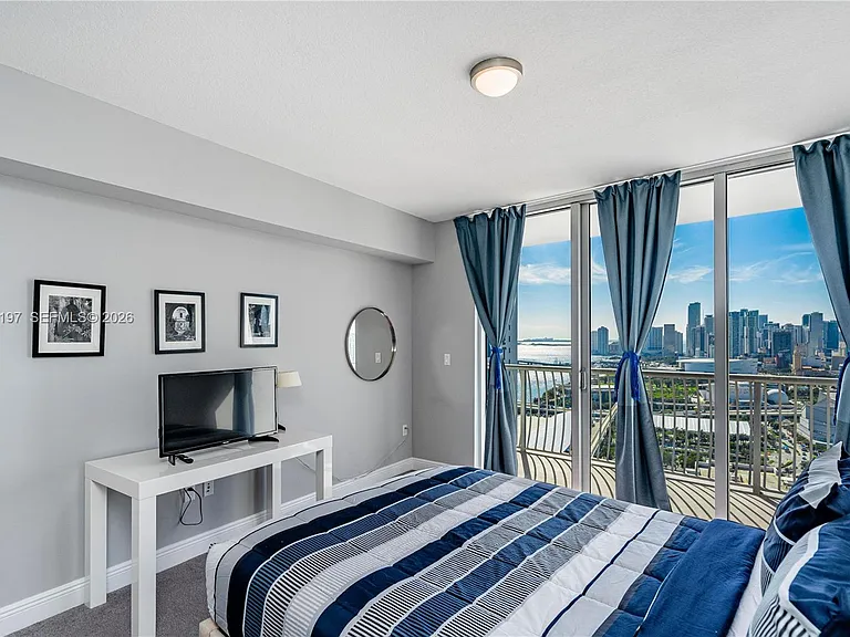 1750 N Bayshore Dr #3410 — Photo 20