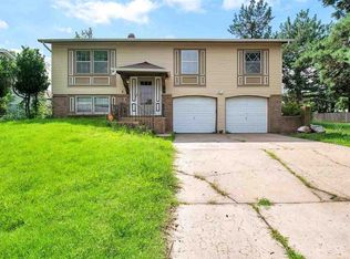 2302 Farmstead St, Wichita, KS 67220