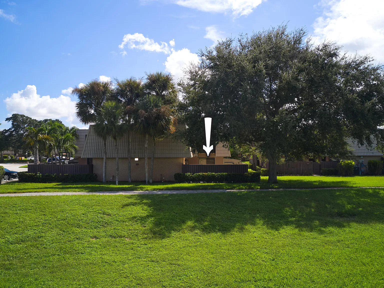 2 bed, 2.5 bath, 1236 sqft, $2,700 — Photo 3