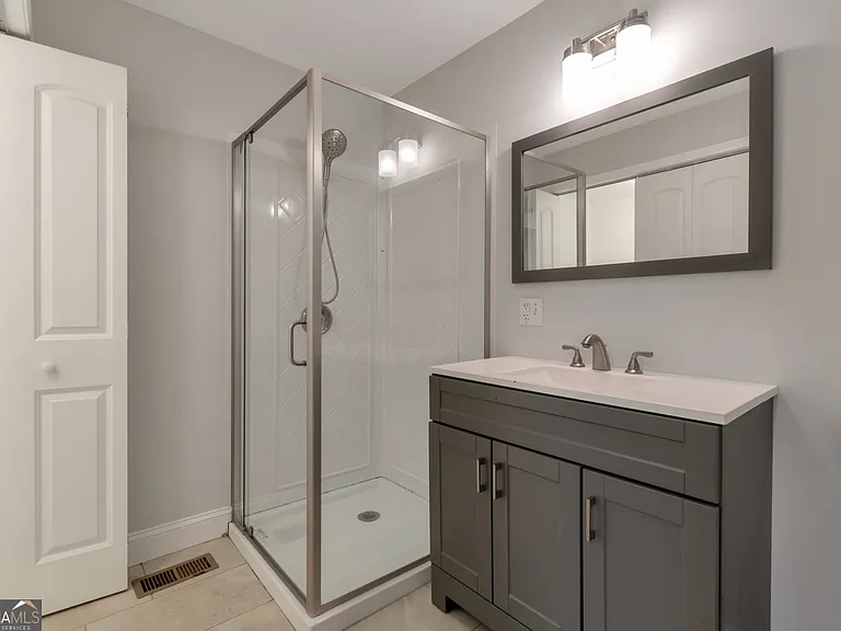3102 Edgewater Dr — Photo 22