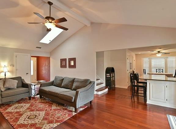 3rd image of 614 Charles Ct