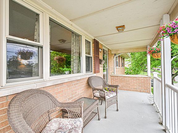 4th image of 5460 Starcrest Dr