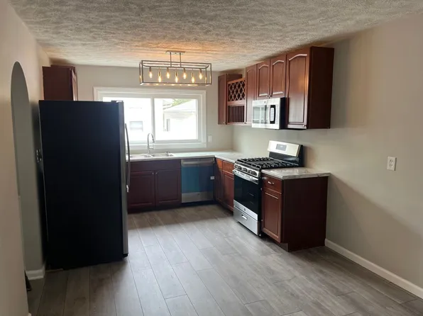 2005 Interurban Rd, Bloomington, IL 61705