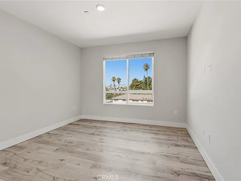 5820 La Mirada Ave #302 — Photo 20