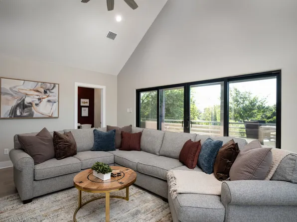 100 Moss St #Id1071606p, College Station, TX 77840