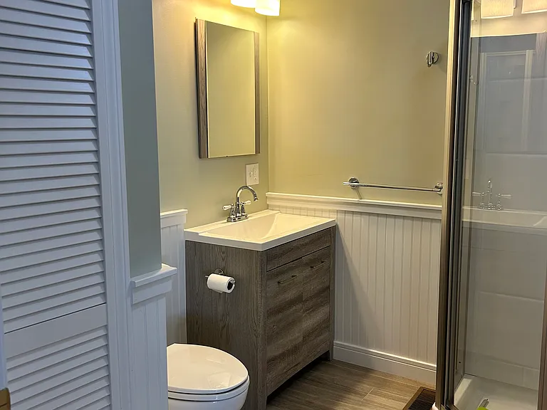 432 Howe St — Photo 18