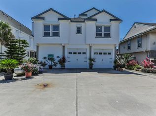 222 Isles End Rd, Tiki Island, TX 77554