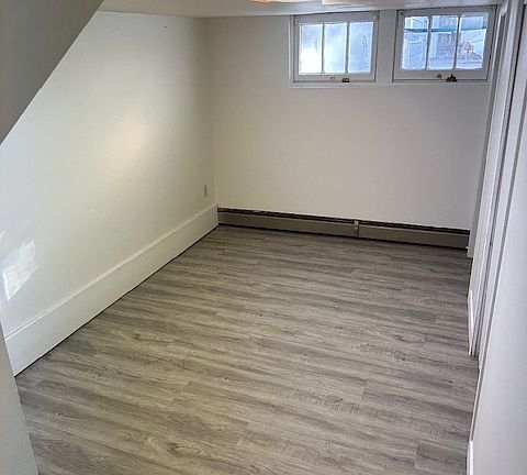 5th image of 571 N 8th St #1/2