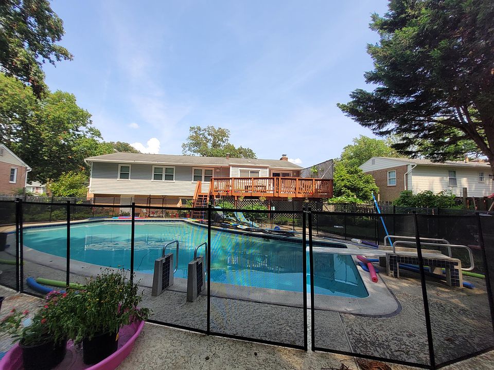 2nd image of 3032 Battersea Ln